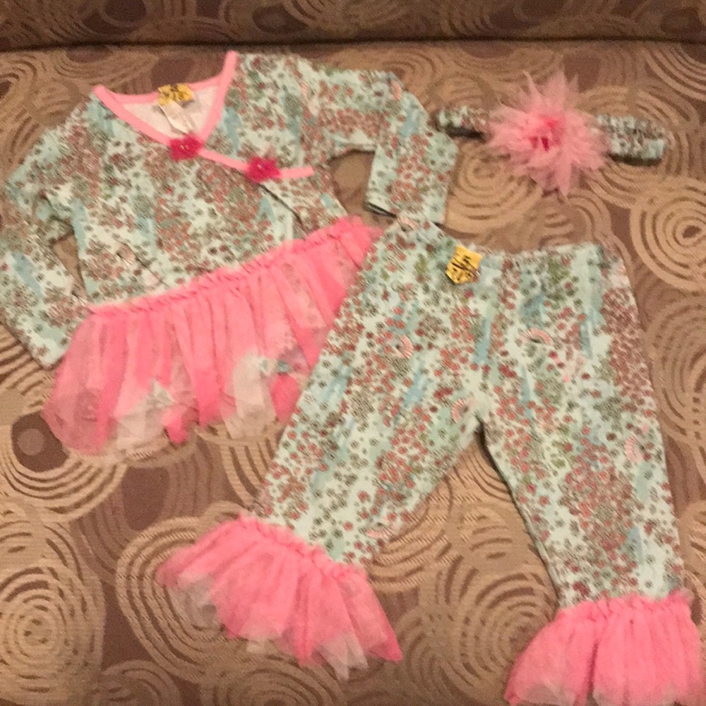 Cach Cach boutique outfit